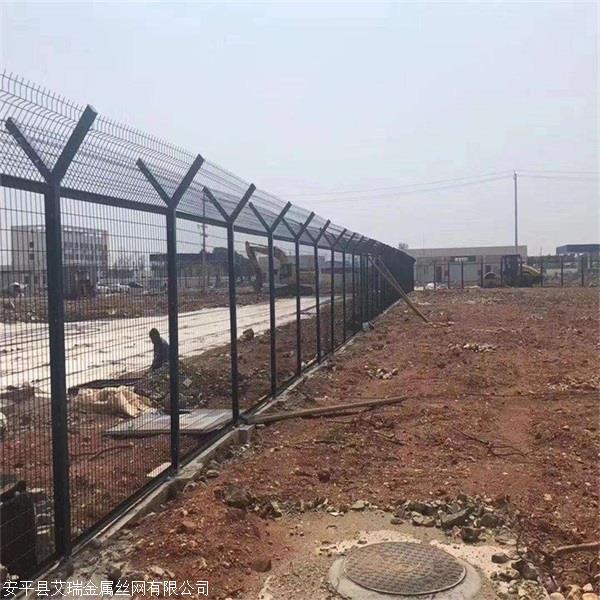江蘇機(jī)場圍欄網(wǎng)-機(jī)場防護(hù)網(wǎng)-飛機(jī)場鐵絲網(wǎng)圍界