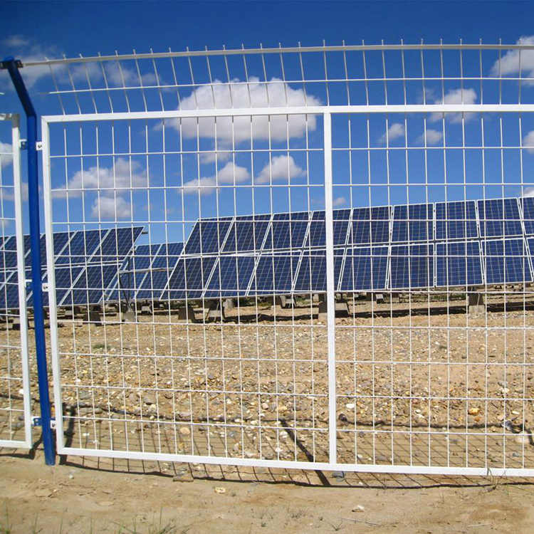 江蘇光伏發(fā)電站安裝隔離護欄網(wǎng)的必要性