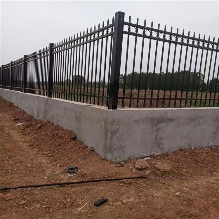 鋅鋼圍墻專(zhuān)用護(hù)欄